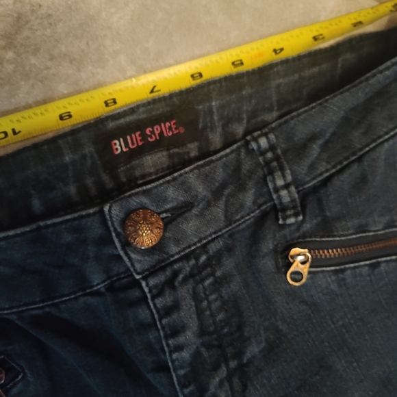 Blue Spice Women's Size 11 Dark Wash, Boot Cut, Slant Pocket Jeans - Picture 3 of 8